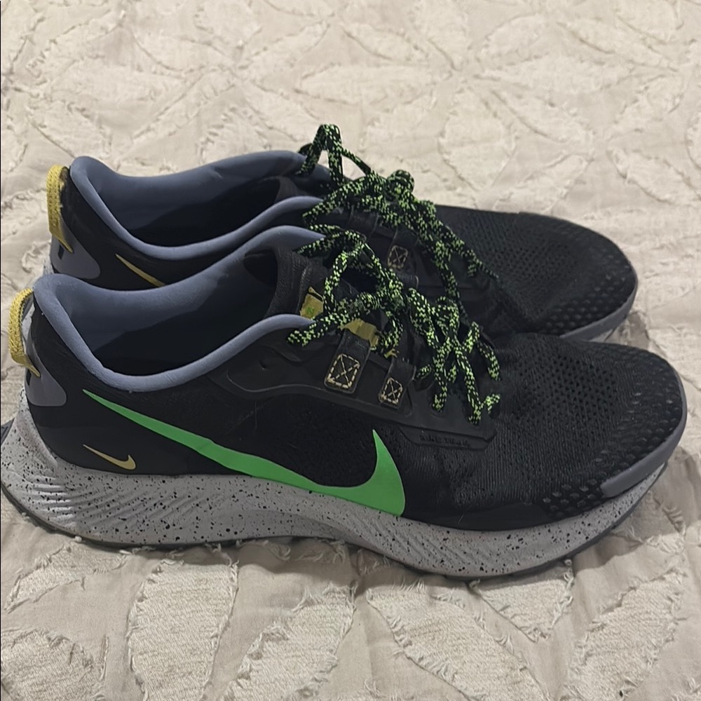 Nike Black and Green Running Shoes
